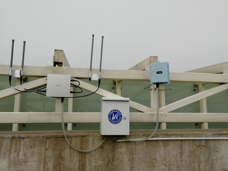 在室外安装无线网桥应该如何解决信号变弱的问题